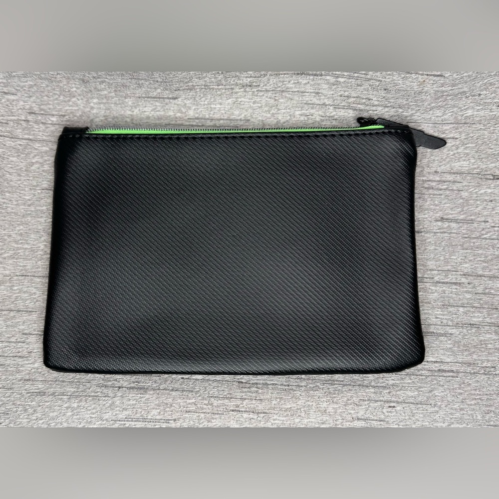 Ipsy NWOT Black & Green Vampire Lips - Makeup Pouch / Cosmetics Case - 7” x 5” - Picture 3 of 5
